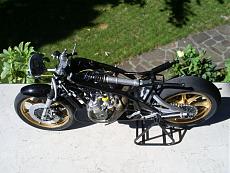 [MOTO] [FIGURINO] Yamaha YZR500 & K. Roberts-13.jpg