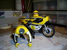 [MOTO] [FIGURINO] Yamaha YZR500 & K. Roberts-20.jpg