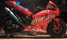 [MOTO] Yamaha M1 Spiderman - Marco Melandri-img_1501.jpg