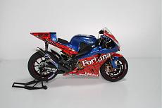 [MOTO] Tamiya Yamaha M1 2009 1/12 - Detail-up forcelle Tamiya-14322433_1303630782980244_1663710695188641055_n.jpg