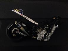 [MOTO] Tamiya Yamaha M1 2009 1/12 - Detail-up forcelle Tamiya-imageuploadedbyforum1475491816.557348.jpg