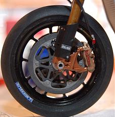[MOTO] M1 valentino-2.jpg