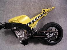 [MOTO]Yamaha M1 2005 Laguna-Valencia-dscn5242.jpg
