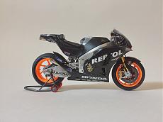 [MOTO] Honda RC213V Tamiya-img_0020.jpg