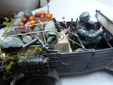 (MILITARE) Diorama- un panzer una zundapp e una kubelwagen......e forse un panther-p1050839.jpg