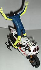 [DIORAMA MOTO] Yamaha n46 del 2005 1/12-07.jpg