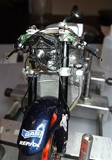 [MOTO] Repsol Honda rc211v  '06 + topstudio detail-work-cable-1.jpg