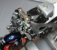 [MOTO] Repsol Honda rc211v  '06 + topstudio detail-work-cable-5.jpg