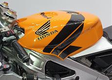 [MOTO] Repsol Honda rc211v  '06 + topstudio detail-carene3.jpg