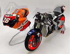 [MOTO] Repsol Honda rc211v  '06 + topstudio detail-end4.jpg