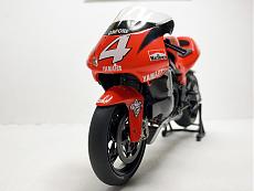 Yamaha yzr 500 Max Biaggi 2000-3.jpg