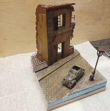 [Diorama] Pz.kpfw 38(T) + Simca 5 staff car Dresda 1945-img_20210922_185031.jpg