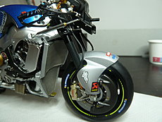 MOTO- Suzuki Ecstar GSX-RR-p1060428.jpg