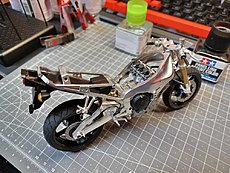 Wip vecchia Yamaha R1 1998 Tamiya-20230122_124355.jpg