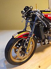 suzuki rg 500 protar 1:9-suz-3.jpg