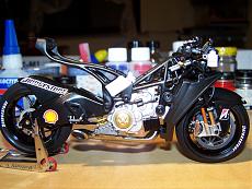 Ducati GP 2007 Stoner-stoner-assemb-8-.jpg.jpg
Visite: 2052
Dimensione:   374.8 KB
ID: 68302