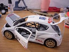 [AUTO] Peugeot 207 S2000 IRC scala 1/24-p1020591.jpg